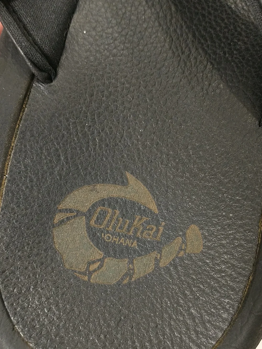LIKE‎ NEW OluKai Leather Ohana Men's Flip Flop, Size 7, Black, Beach, Vacation